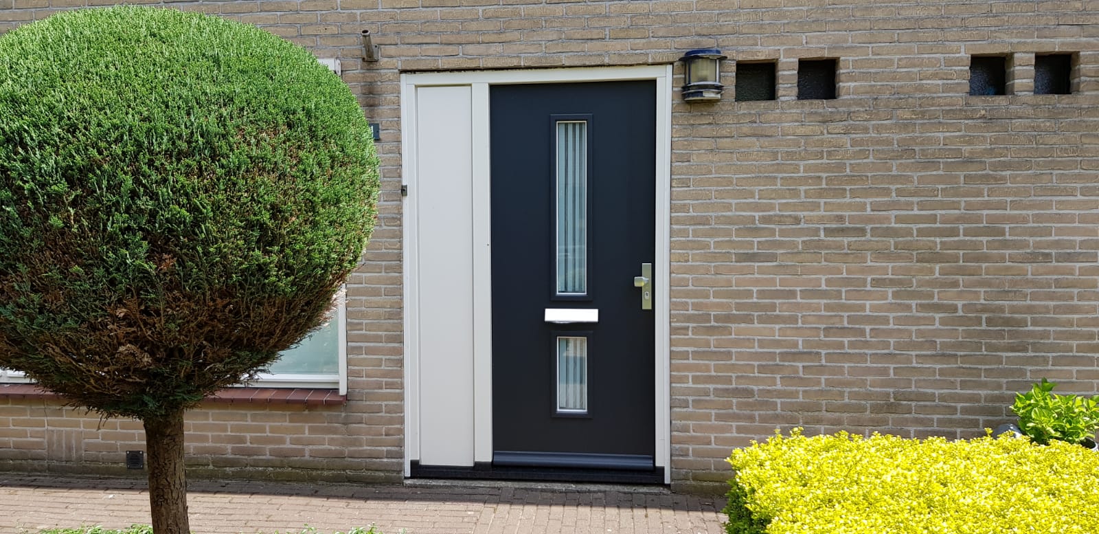 Pijnstiller Computerspelletjes spelen zich zorgen maken Moderne houten voordeuren op Maat | Kozijnshop.nl